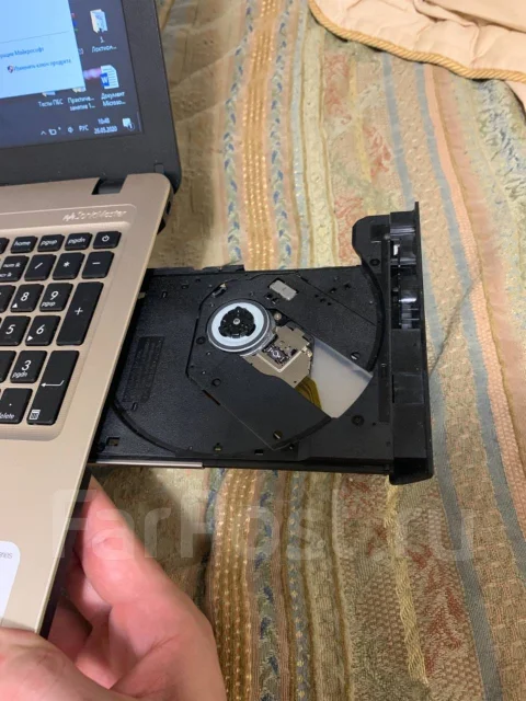 Asus X540S. ��� 2048 ��, WiFi: 1, Bluetooth: 1, ����������� �� 2��. ����
