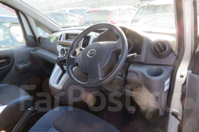 Nissan NV200 ����