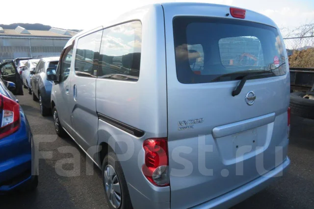 Nissan NV200 ����