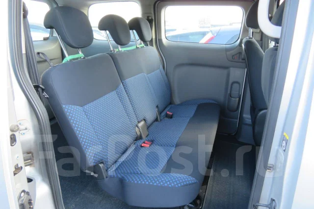 Nissan NV200 ����