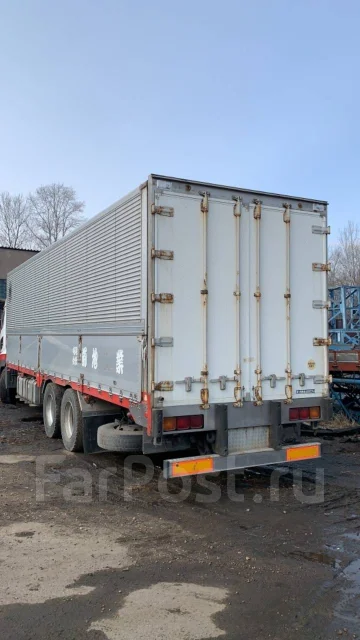 Hino 700 ����