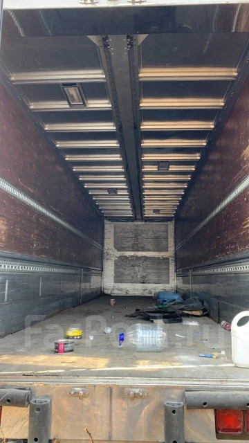 Hino 700 ����
