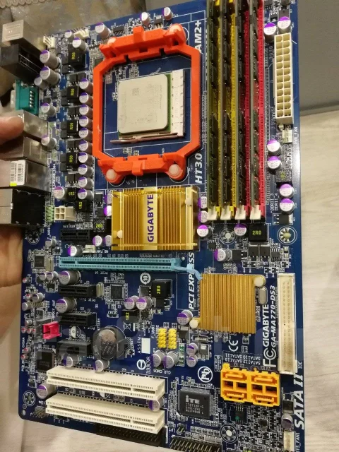 Socket AM2+ ����