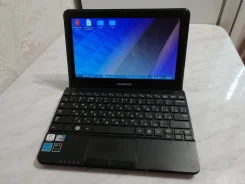 Samsung NC110. 10.1", 1,6����, ��� 2048 ��, ���� 320���, WiFi: 1, Bluetooth: 1, ����������� �� 6��. ����