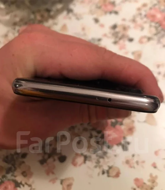 Xiaomi Mi9 SE. �/�, 3G, 4G LTE, Dual-SIM, NFC ����