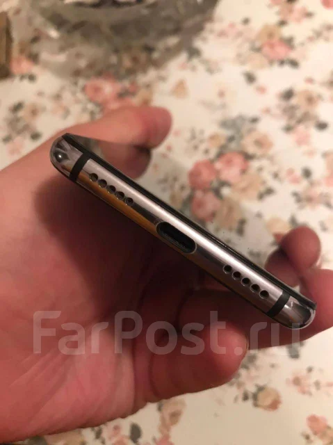 Xiaomi Mi9 SE. �/�, 3G, 4G LTE, Dual-SIM, NFC ����