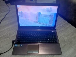 Asus K53SD. 15.6", 2,3����, ��� 4 ��, ���� 250���, WiFi: 1, Bluetooth: 1, ����������� �� 1��. ����