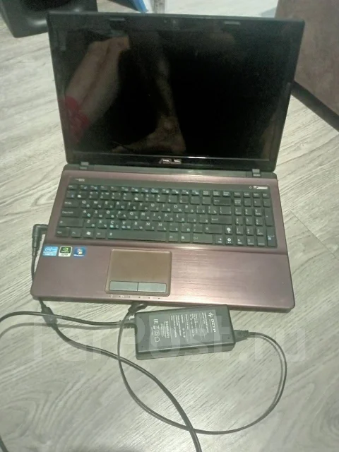 Asus K53SD. 15.6", 2,3����, ��� 4 ��, ���� 250���, WiFi: 1, Bluetooth: 1, ����������� �� 1��. ����