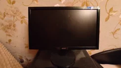 Acer. 19" ����