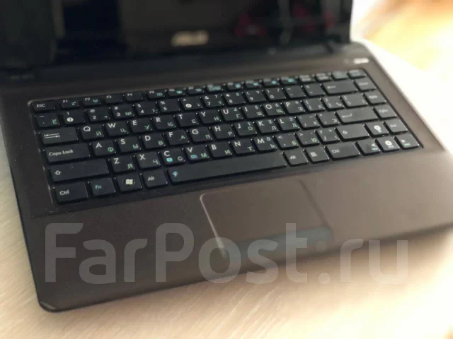 Asus K42J. 14", 2,4����, ��� 4 ��, ���� 120���, WiFi: 1, Bluetooth: 1 ����