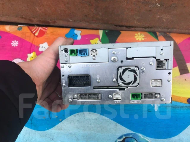 Clarion MAX760HD ����