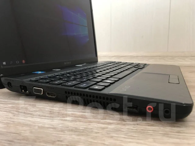 Sony VAIO. 15.6", 1,7����, ��� 4 ��, ���� 500���, WiFi: 1, Bluetooth: 1, ����������� �� 3��. ����