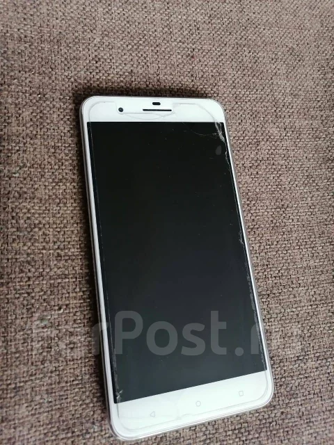 HTC One X. �/�, 32 ��, �����������, 4G LTE ����