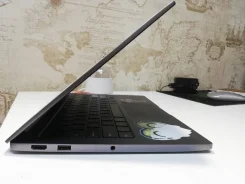 Xiaomi Mi Notebook Air 13.3. 13.3", 1,4����, ��� 8 ��, ���� 256���, WiFi, Bluetooth, ����������� �� 7��. ����
