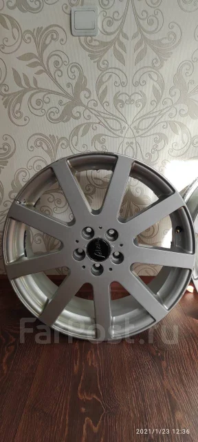 Alze. 7.0x17", 5x100, ET50 ����