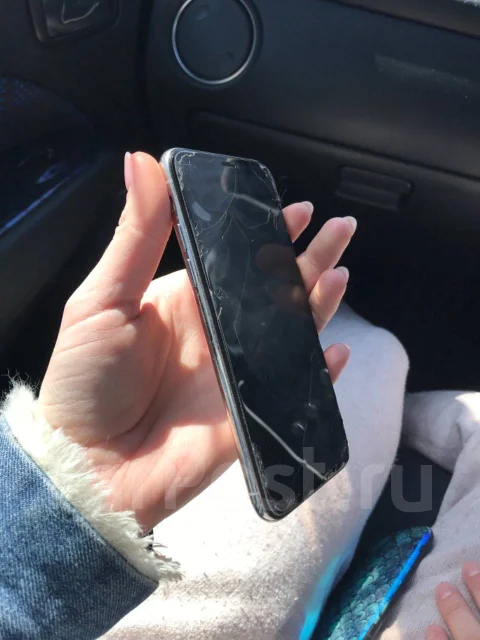 Apple iPhone X. �/�, �����, 4G LTE ����