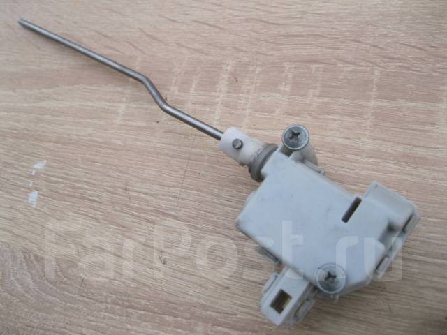 Купить Замок лючка бензобака Passat B5 в Иркутске по цене: 2 000 ₽ - частное объ