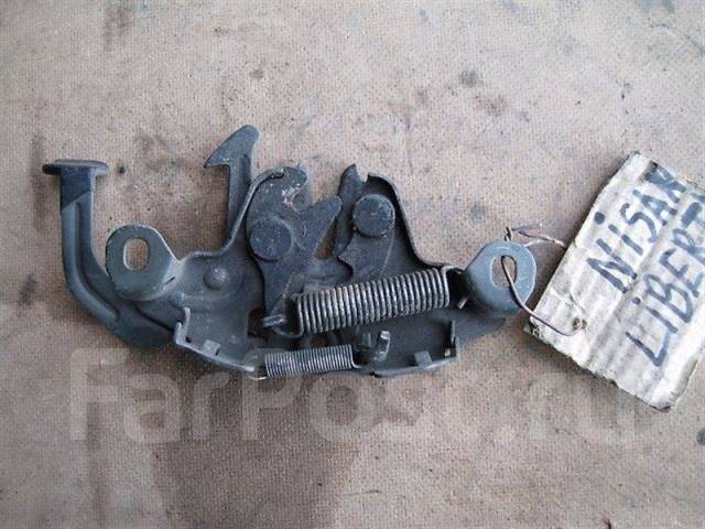 mazda 2 2006 страховочный замок капота