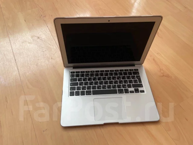 Apple MacBook Air 13 2017 Mid. 13.3", 1,8����, ��� 8 ��, ���� 128���, WiFi: 1, Bluetooth: 1, ����������� �� 10��. ����