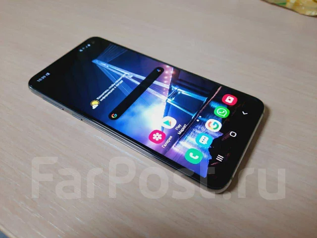Samsung Galaxy S10e. �/�, �����, 3G, 4G LTE, Dual-SIM, ����������, NFC ����