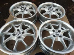 Akito. 7.0x16", 4x100, ET35, �� 65���. ��� ����� �� ������������ ����