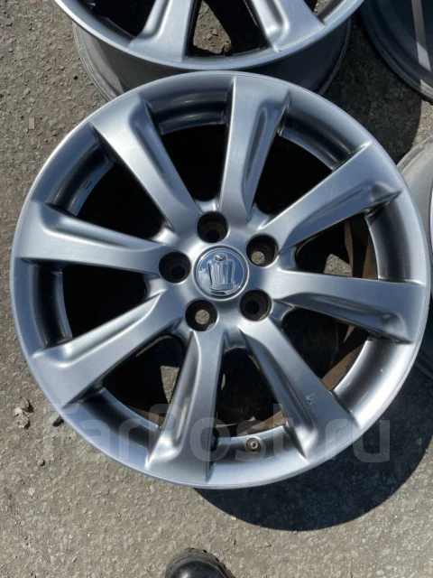 ������ ����� R18 �� Crown. 8.0x18", 5x114.3, ET45, �� 60,1���. ����