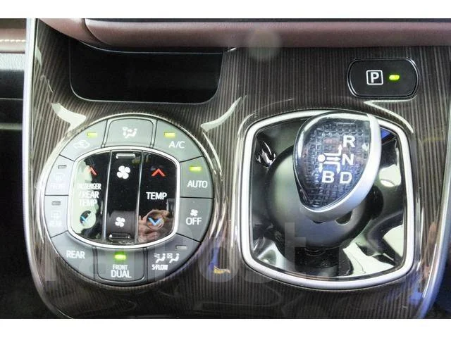 Toyota Esquire. �������, ��������, 2.0, ������, 8 000����. ��, �/�. ��� ����� �� ������������ ����