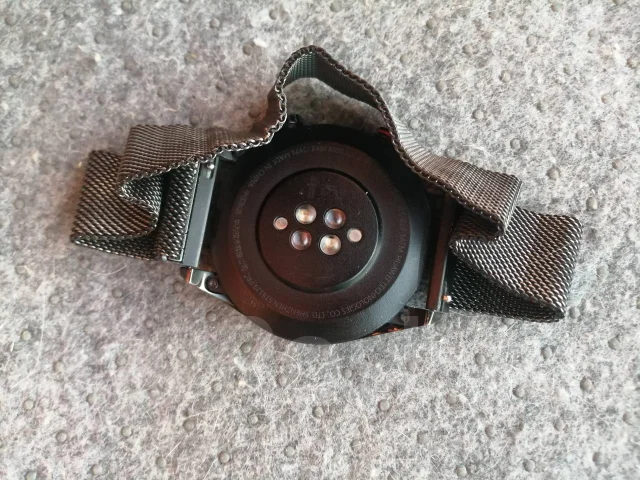 Honor Watch Magic. GPS, NFC, SIM-�����, IP67, IP68 ����