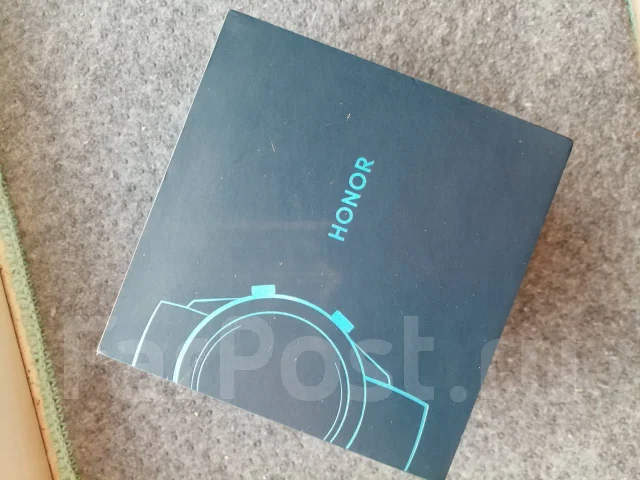 Honor Watch Magic. GPS, NFC, SIM-�����, IP67, IP68 ����