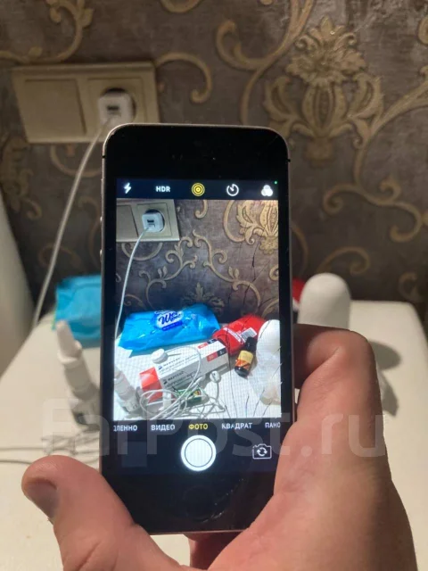 Apple iPhone SE. �/� ����
