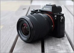 Sony Alpha ILCE-7. 20 � ����� ��, ���: 12� ����