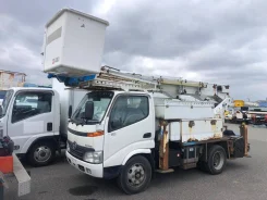 Hino Dutro ����