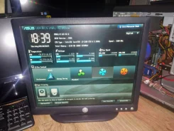 Dell. 17" ����