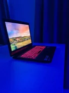 Lenovo IdeaPad Y5070. 15.6", 2,6����, ��� 8 ��, ���� 220���, WiFi: 1, Bluetooth: 1, ����������� �� 4��. ����