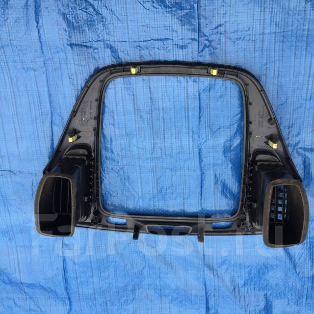 Консоль магнитофона Toyota Kluger оригинал в наличии! купить в