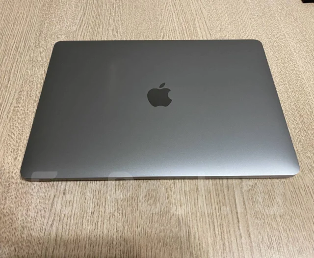 Apple MacBook Pro 13 2017 Mid MPXQ2. 13.3", 2,3����, ��� 8 ��, ���� 128���, WiFi: 1, Bluetooth: 1, ����������� �� 10��. ����