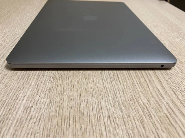 Apple MacBook Pro 13 2017 Mid MPXQ2. 13.3", 2,3����, ��� 8 ��, ���� 128���, WiFi: 1, Bluetooth: 1, ����������� �� 10��. ����
