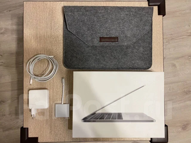 Apple MacBook Pro 13 2017 Mid MPXQ2. 13.3", 2,3����, ��� 8 ��, ���� 128���, WiFi: 1, Bluetooth: 1, ����������� �� 10��. ����
