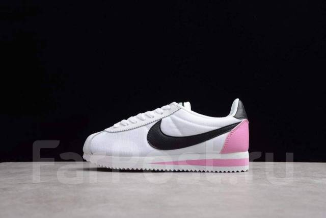 Nike classic 2025 cortez se black