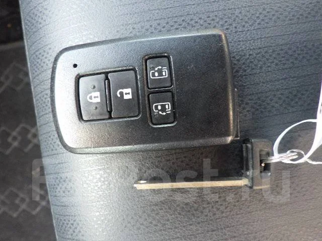 Toyota Esquire. ZWR80G ����
