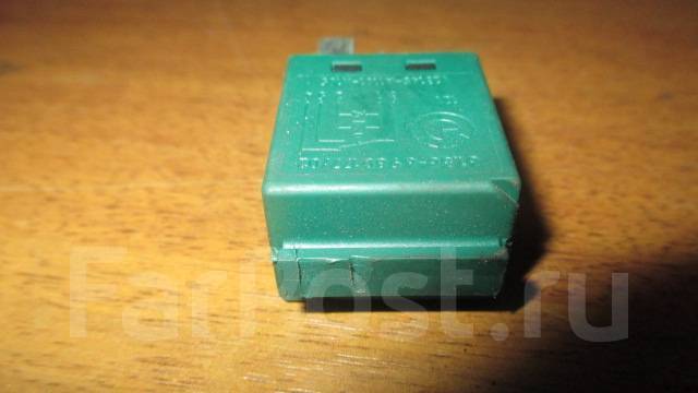 Блок предохранителей е90. Реле сигнала бмв е34. Предохранители bmw 320. Как почистить клеммы на блоке предохранителей. Блок предохранителей бмв е90.