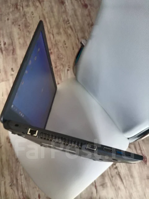 Acer Aspire E1-522. 15.6", 1,5����, ��� 8 ��, ���� 240���, WiFi: 1, Bluetooth: 1, ����������� �� 4��. ����