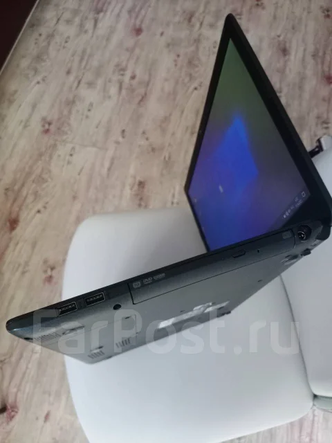 Acer Aspire E1-522. 15.6", 1,5����, ��� 8 ��, ���� 240���, WiFi: 1, Bluetooth: 1, ����������� �� 4��. ����