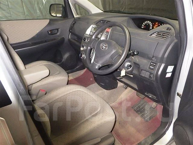 Toyota Ractis. �������, 4wd, 1.5 (105��.�.), ������, 24����. ��, �/�, ��� ���. ��� ����� �� ������������ ����