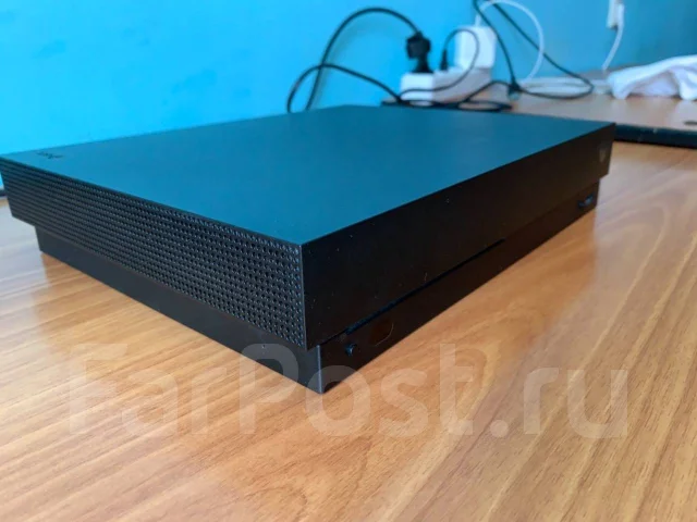 Microsoft Xbox One X ����