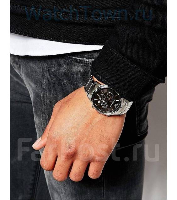 Часы и браслеты на руке мужские