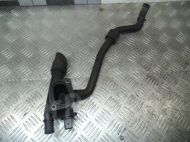 ������ ���������� Volkswagen Golf 2005 038121132D ����