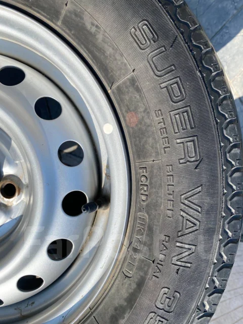 Yokohama Super Van Y355. �����������, 2011 ���, �/�, ����� 50 % ����