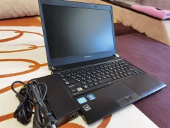 Toshiba Portege. 13.3", 3,2����, ��� 6 ��, ���� 250���, WiFi, Bluetooth, ����������� �� 5��. ����