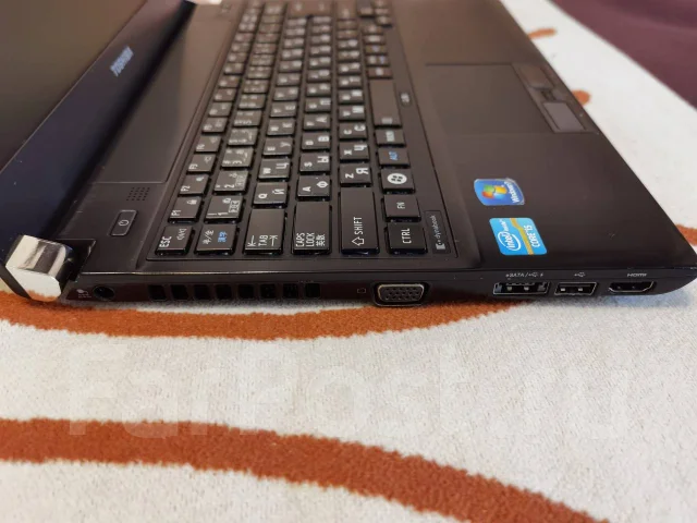 Toshiba Portege. 13.3", 3,2����, ��� 6 ��, ���� 250���, WiFi: 1, Bluetooth: 1, ����������� �� 5��. ����